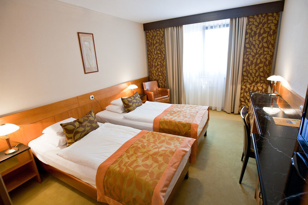 Hotel Sopron Exterior foto