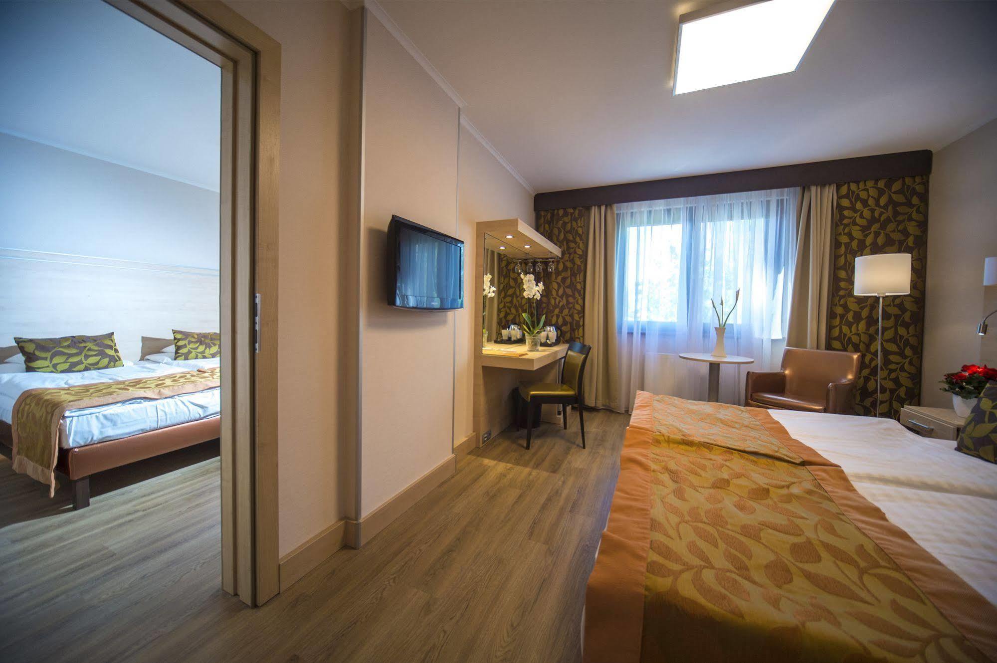 Hotel Sopron Exterior foto