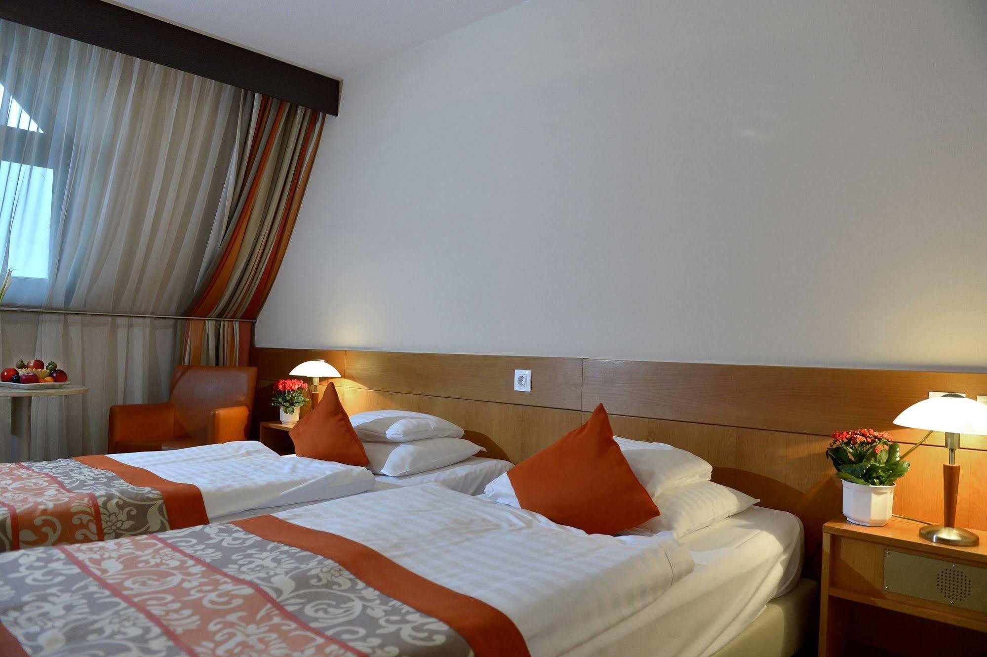 Hotel Sopron Exterior foto