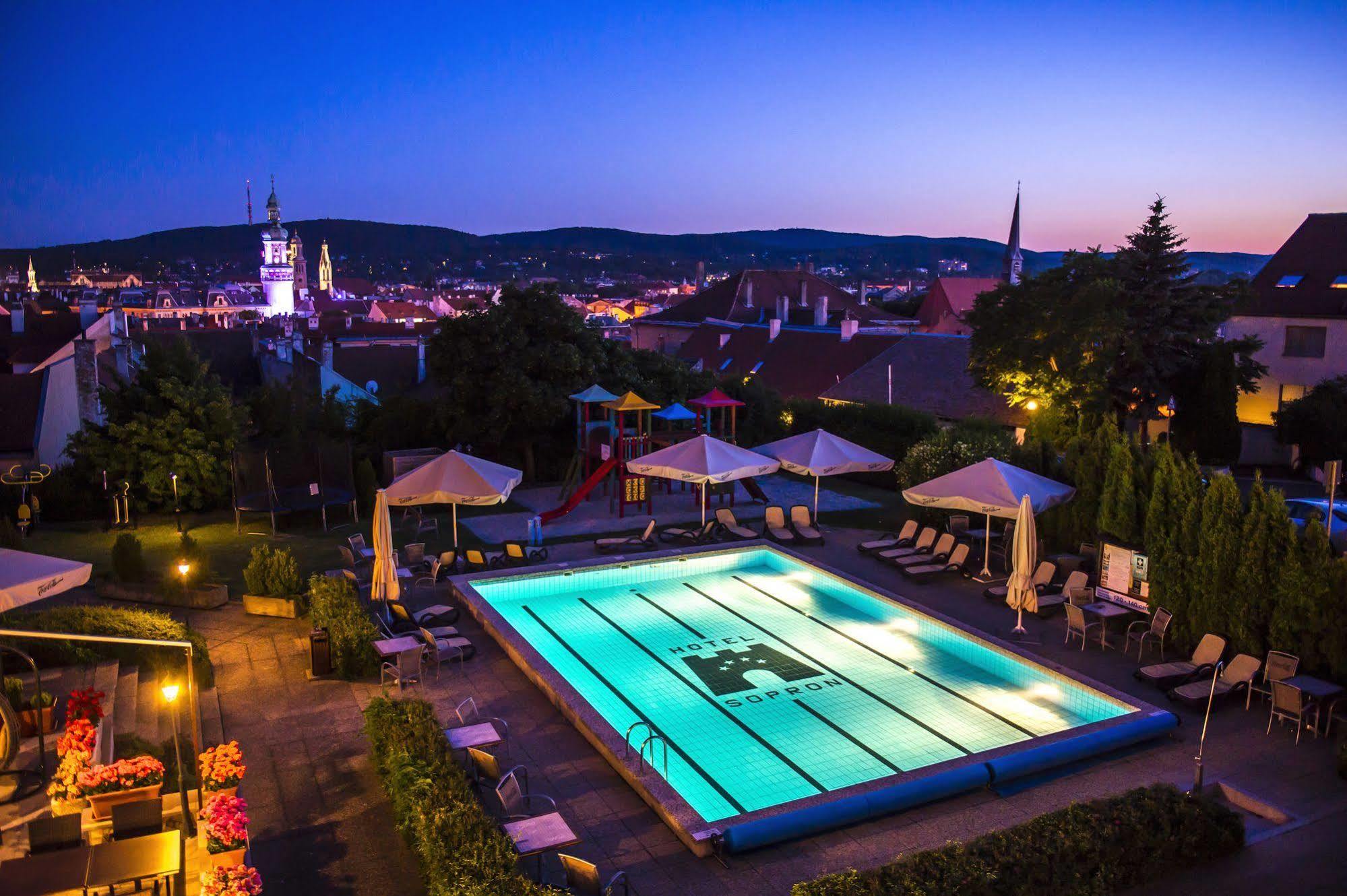 Hotel Sopron Exterior foto
